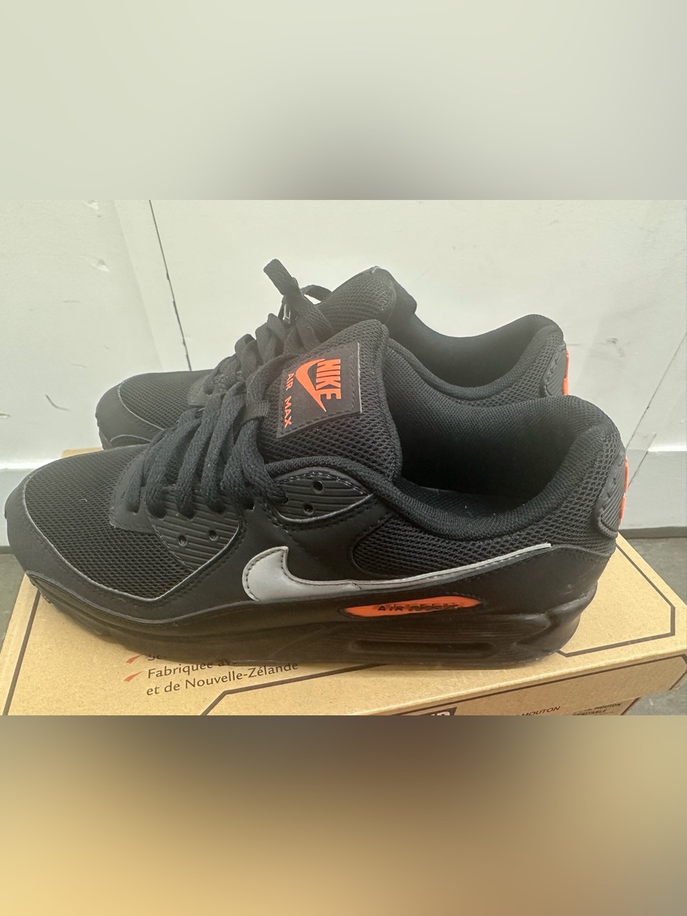 Nike Air Max Excee Black/Orange Men’s Sneakers Size 9.5 US